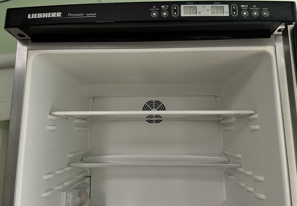 Хладилник с фризер Liebherr KGBes 4046 с два компресора