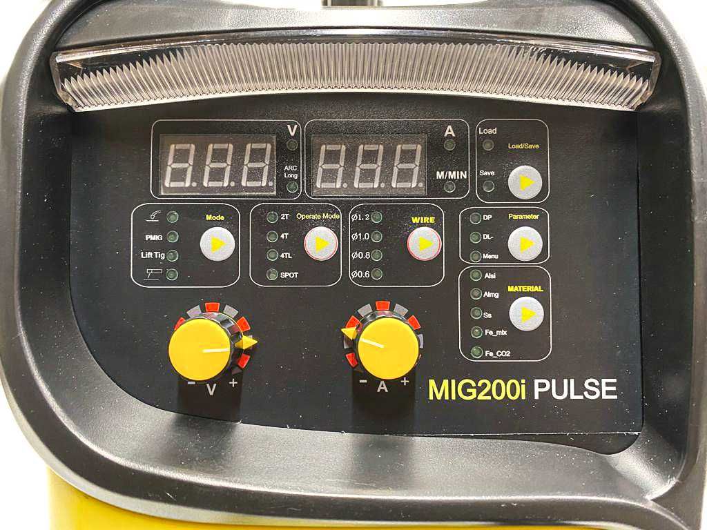 Aparat sudura cu sarma MIG 200i Pulse + butelie 8L argon CO2+ reductor