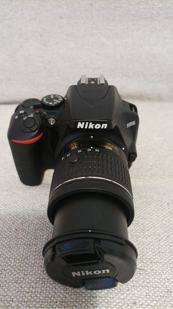 Aparat foto Nikon D3500 + obiectiv 18-55 VR