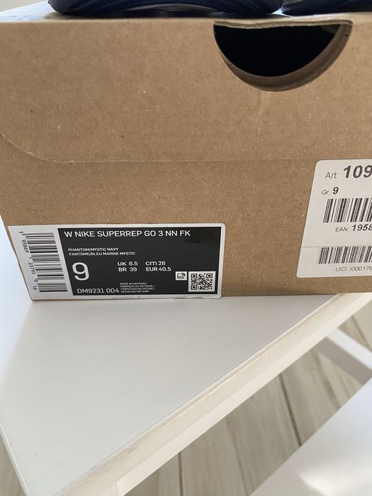 Adidasi superbi, damă, Nike, NOI, marimea 40, 26cm