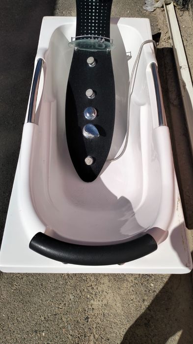 Ванная с подголовником