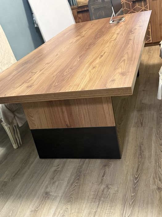 Продам новый стол для офиса