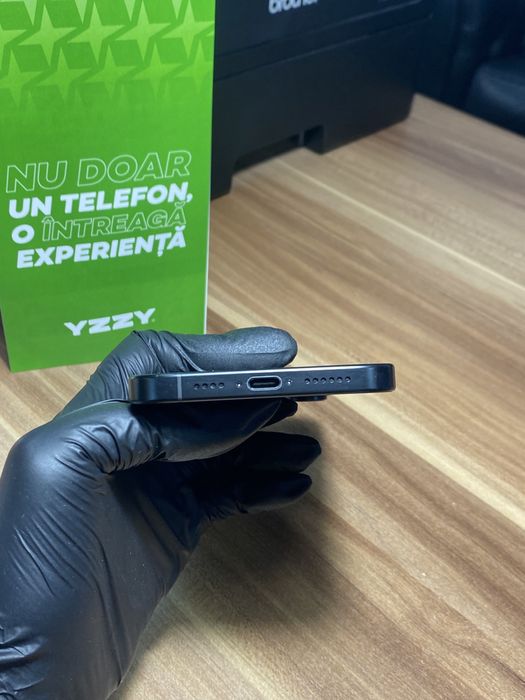 iPhone 16 Pro Max / 256 GB / Sănătate baterie 99% / Ca nou
