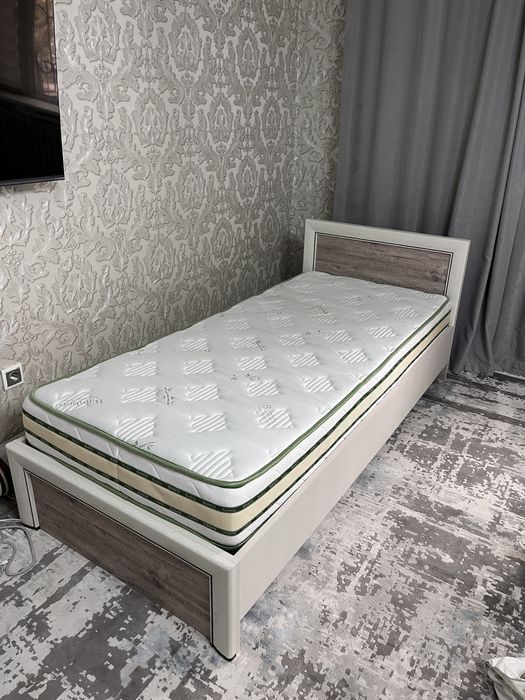 Продаю односпальную кровать и ортопедический матрас