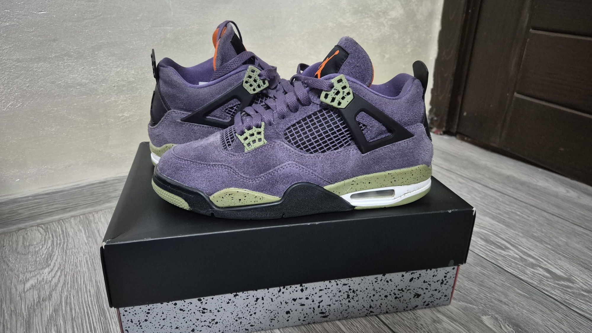 Jorden 4 retro canyon purple