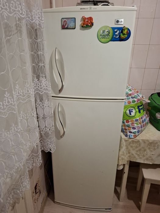 Холодильник б/у в хорошем состоянии