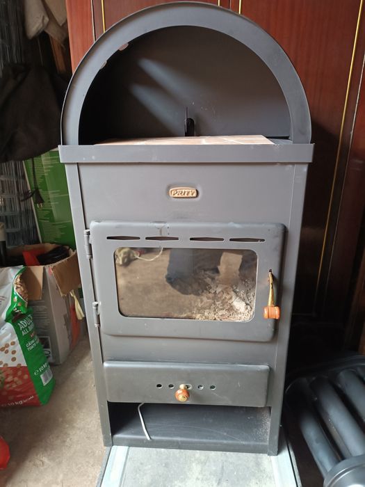 Vând șemineu 9kw Prity ca Nou