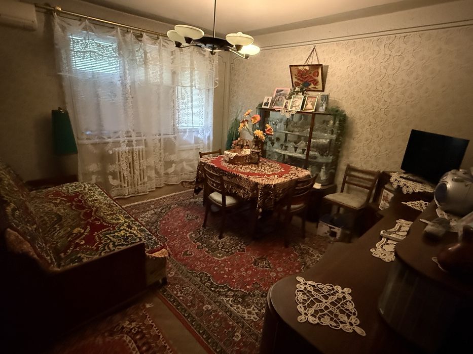 Vând apartament 3 camere Cina