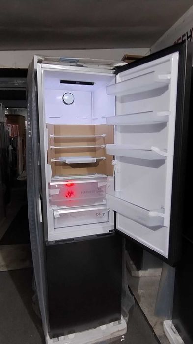 Комбиниран Хладилник с фризер BEKO-БЕКО 203. см ProSmart™ No Frost