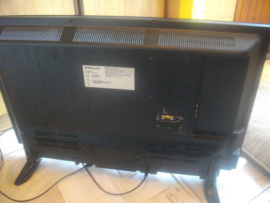 ЗА ЧАСТИ/ЗА РЕМОНТ-32" LED TV Funlux 32 FHB-4000-Спукана Матрица