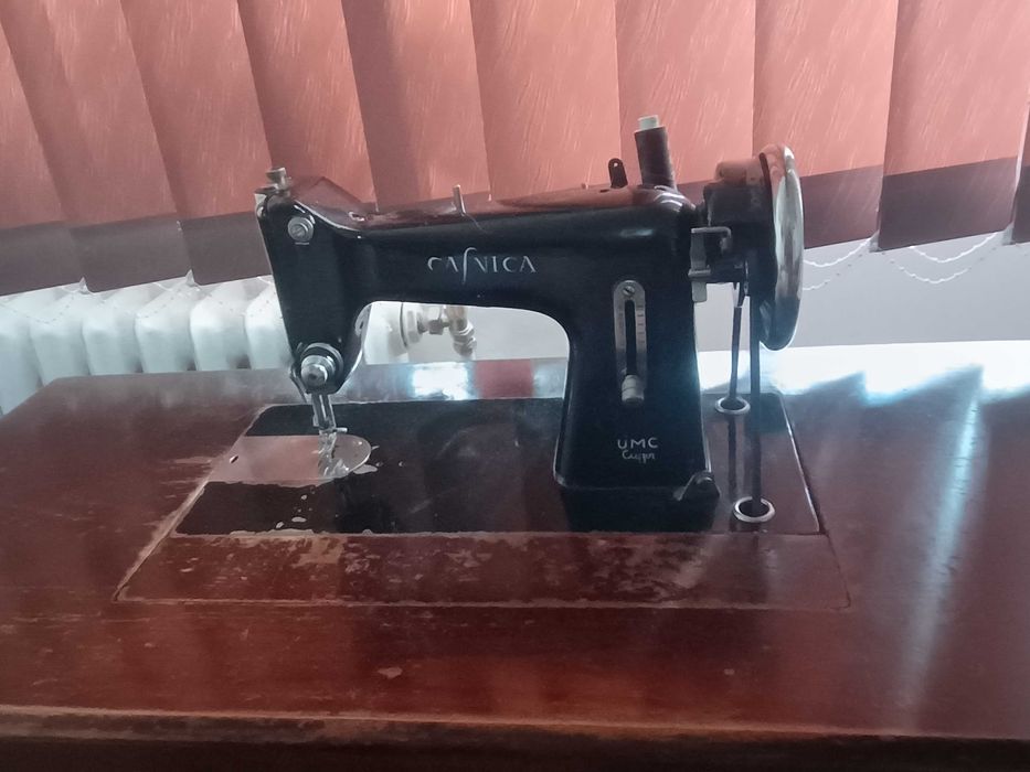 Mașină de cusut CASNICA