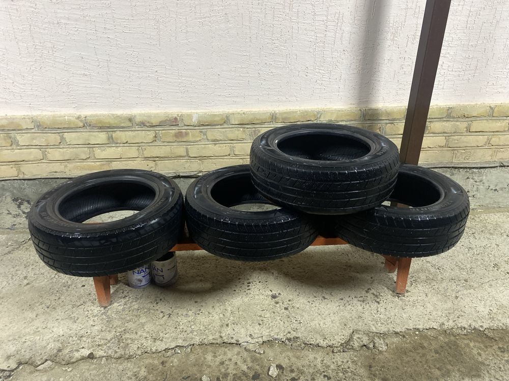 Зимние шины 215/60/16