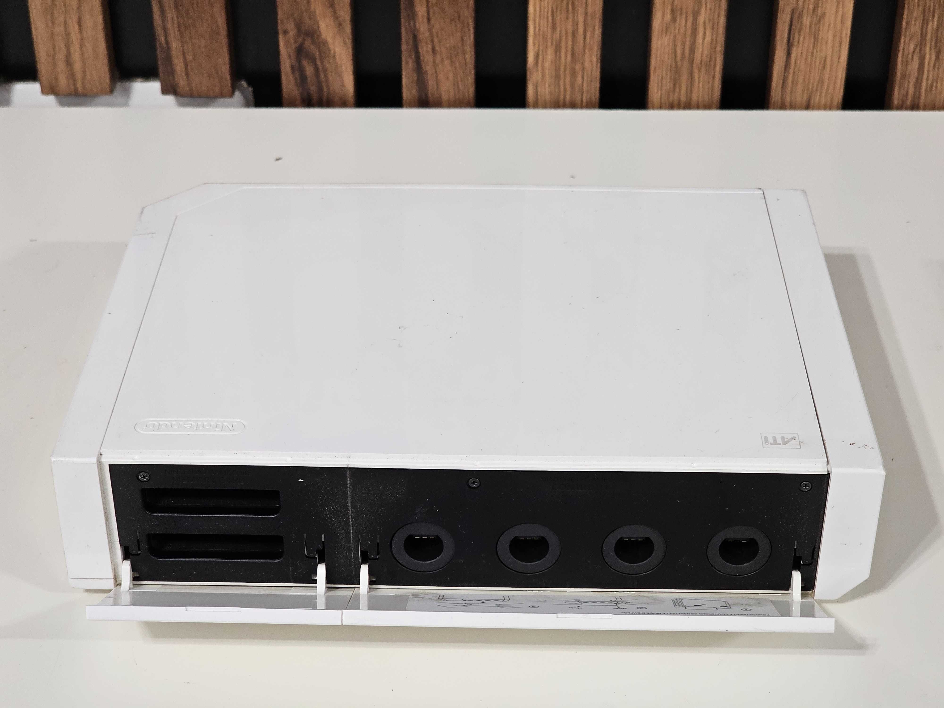 Consola Nintendo Wii completa + 3 Jocuri