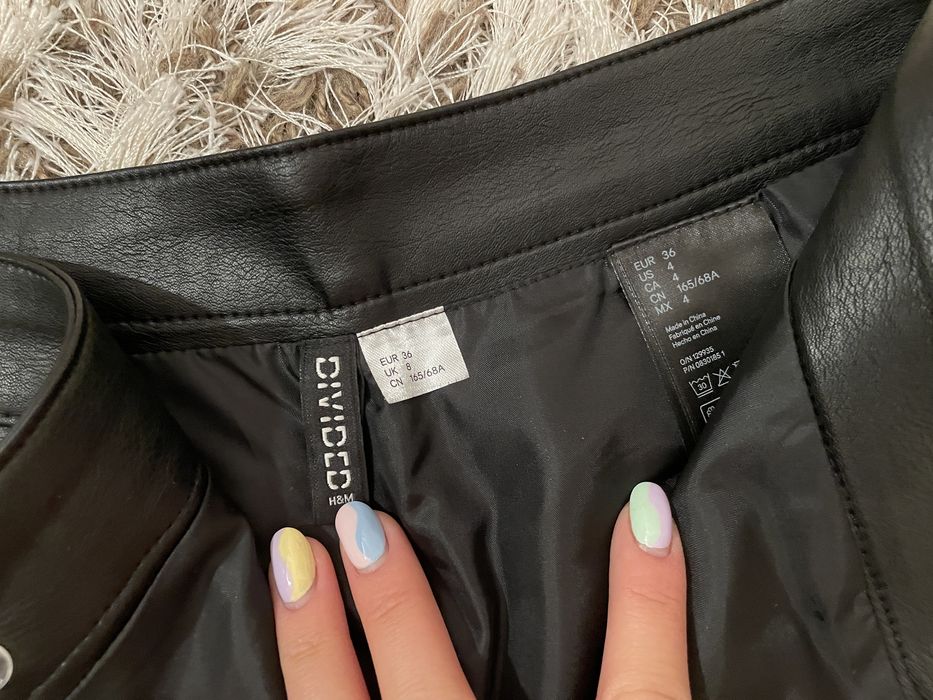 Fusta din imitatie de piele  H&M