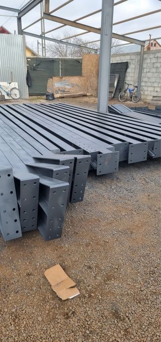 vând structură metalică redusă la preț 50% la orice