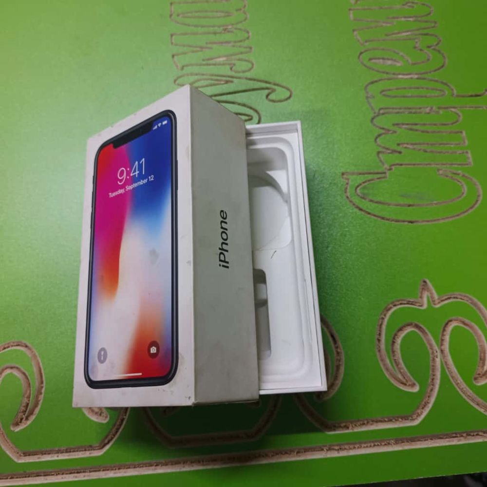 iPhone X,64 гб. Продам срочно в зопошем состояное