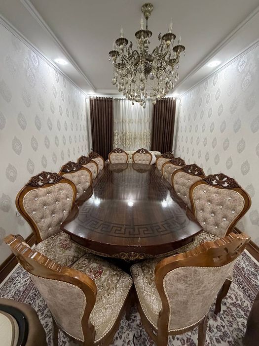 Стол ва 12 та стул сотилади