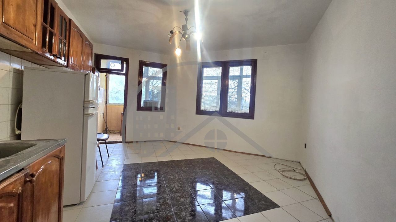 Продава се Тристаен апартамент в Добрич, Балик - 90 кв.м за 1078 €/кв.м - Снимка #3