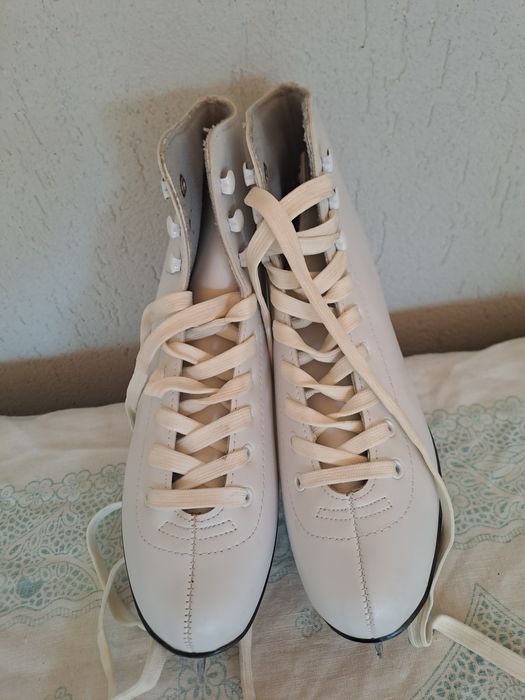 Patine artistice albe,damă,marine 39
