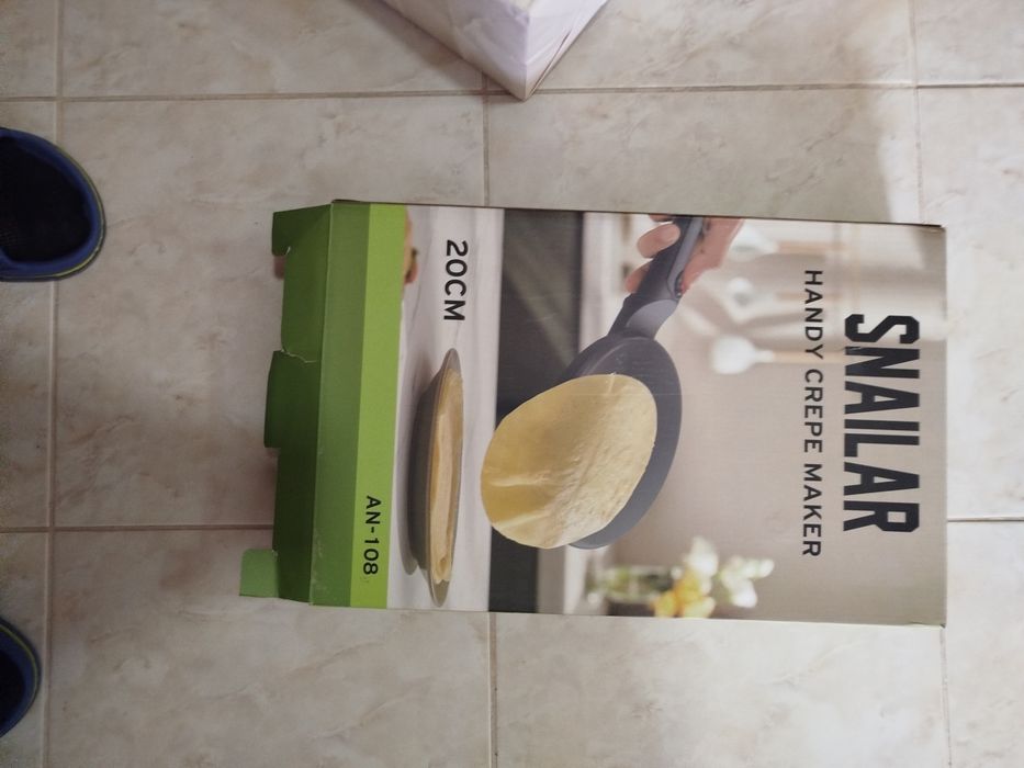 Tigaie electrică pentru clătite