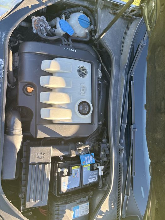 Vând Volkswagen Jetta!