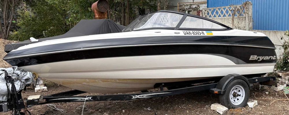 Barcă Bryant 190DC Mercruiser 4.3 MPI de 210 CP