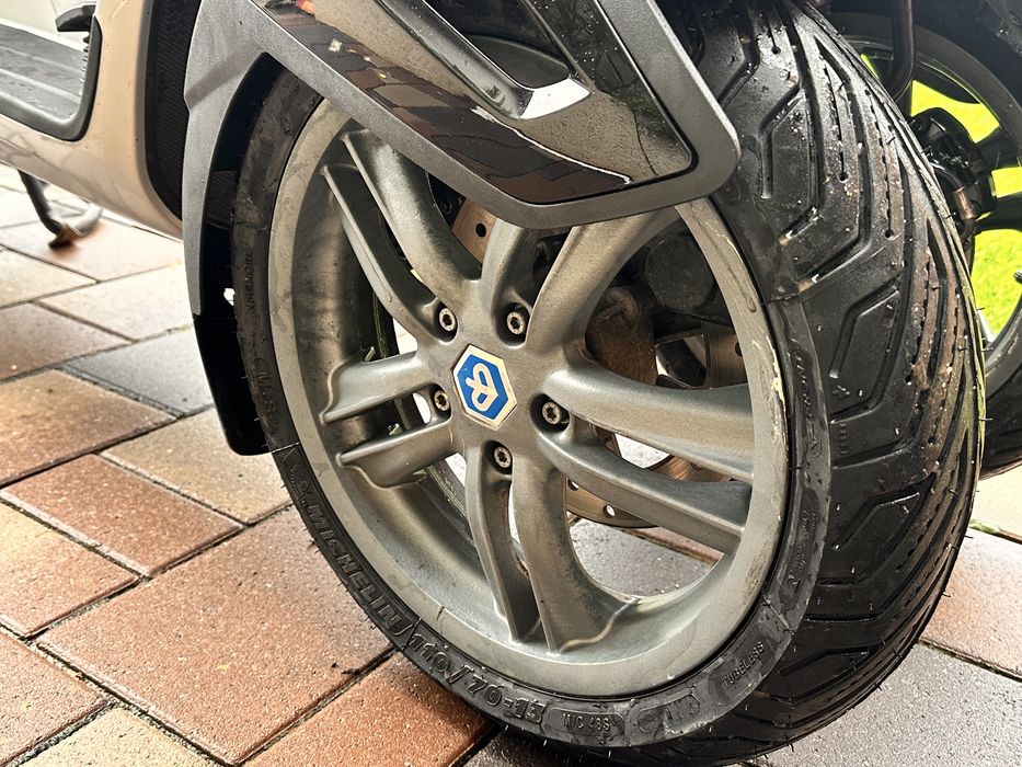 Piaggio mp3, 300cc, scuter 3 roti, scuter piaggio, conduci cu B
