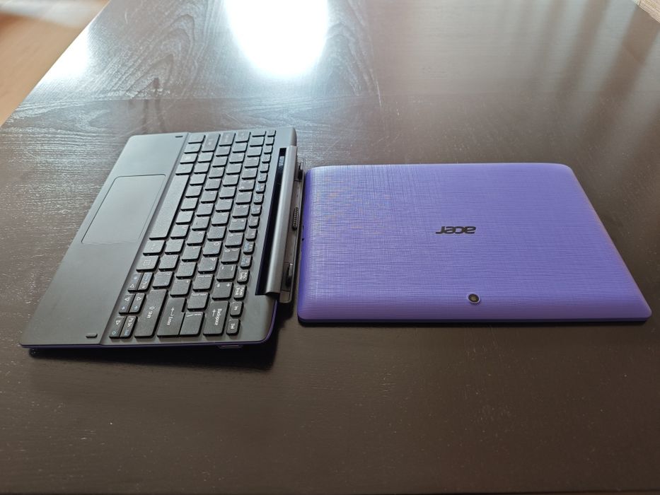 Лаптоп/таблет acer 2в1 windows 10 две в едно