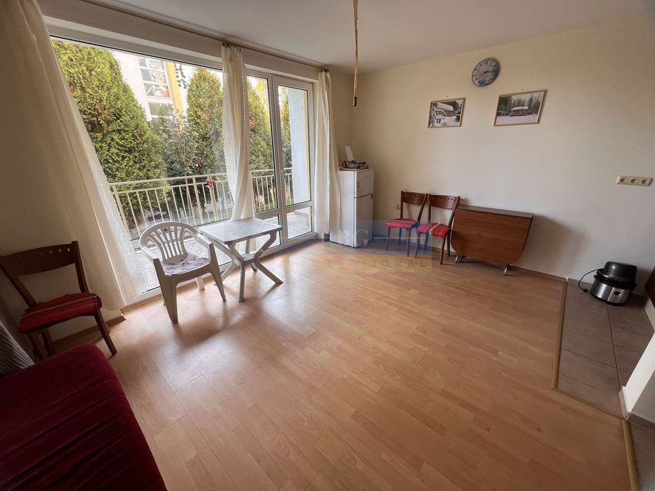 студио обградено то зеленина