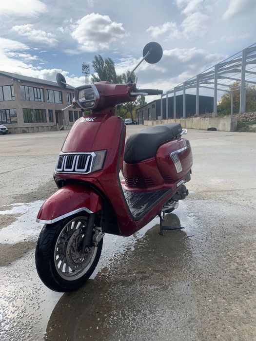 Va oferim spre inchiriere scutere