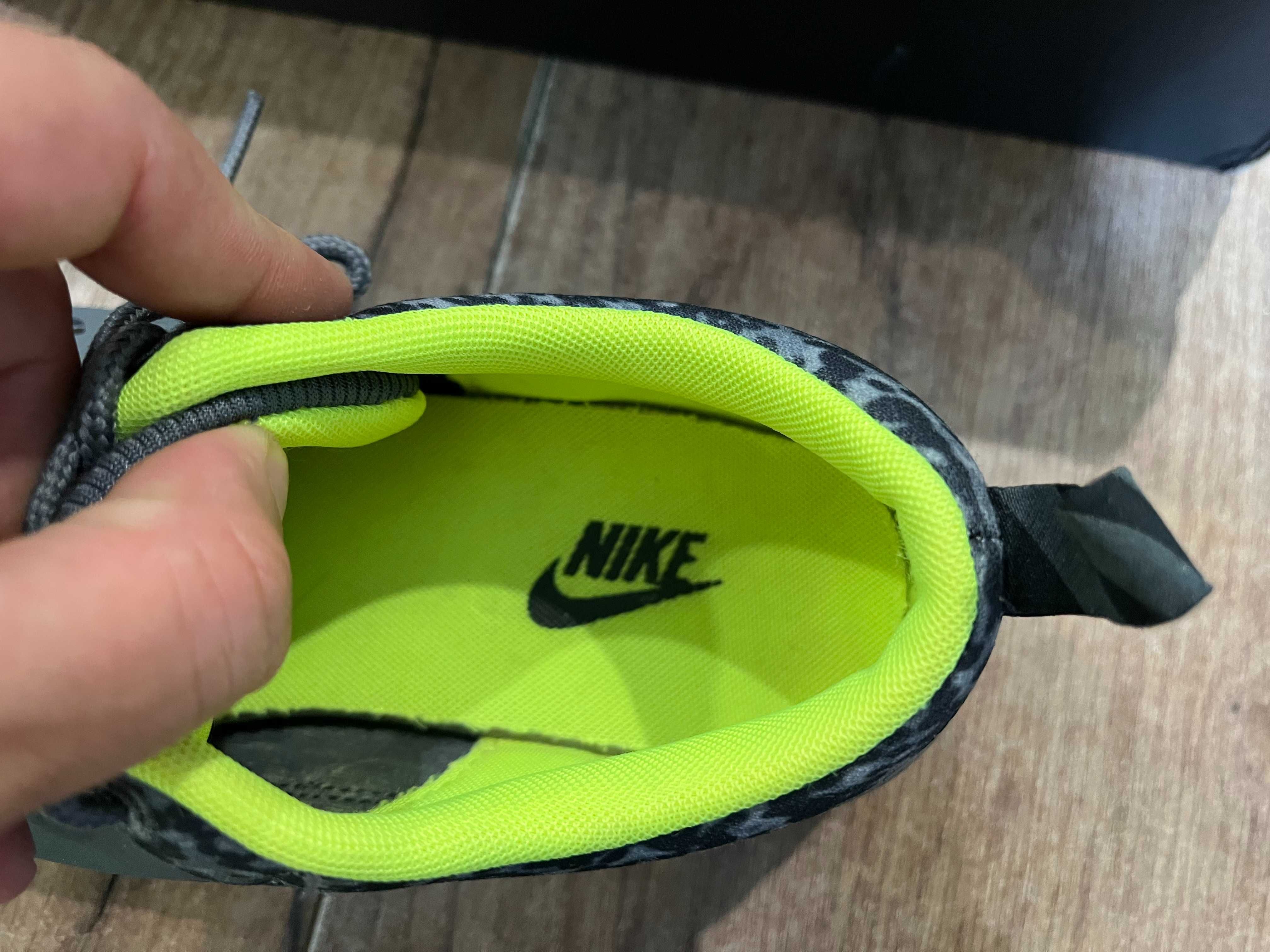ОРИГИНАЛНИ *** Nike Air Max Thea Print / Dark Grey Black-Volt