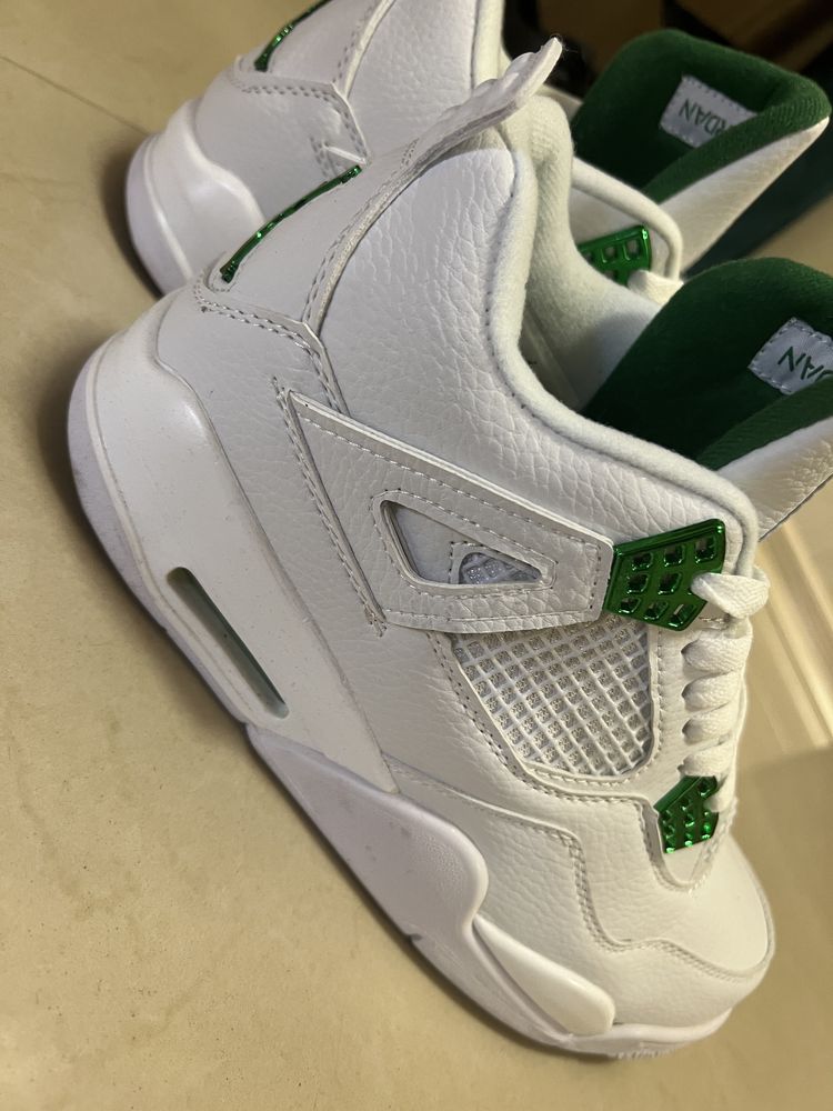 Jordan 4 metalic green