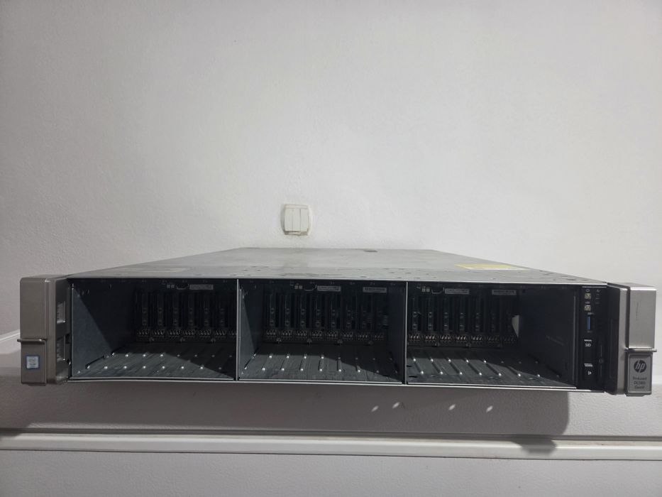 Server HP ProLiant DL380 Gen9 24SFF - 24 TB Stocare