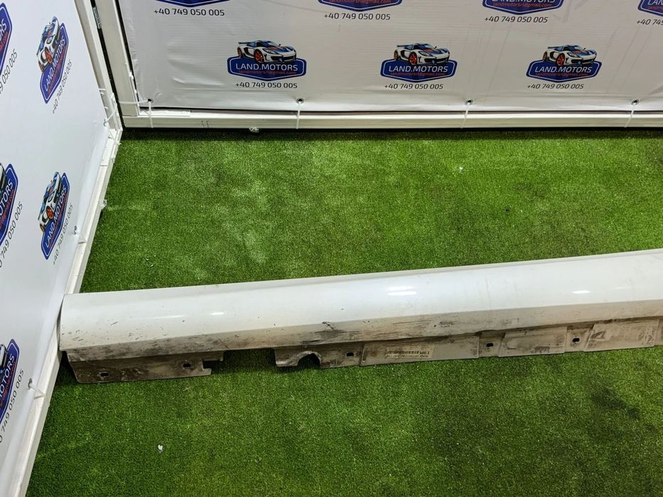 PRAG / ORNAMENT PRAG DREAPTA BMW SERIA 1 F20 118D SE 2.0 DIESEL 2012 COD OEM 51777293554 / 7293554 / HATCHBACK 2011-2019