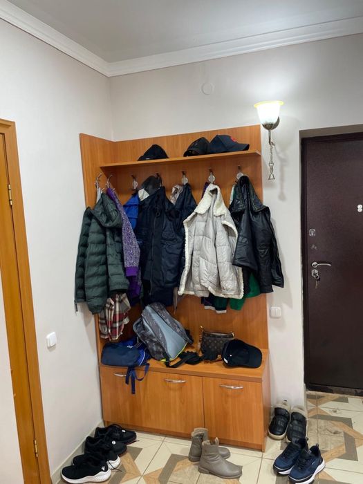 Продам шкаф и прихожую в отличном состоянии