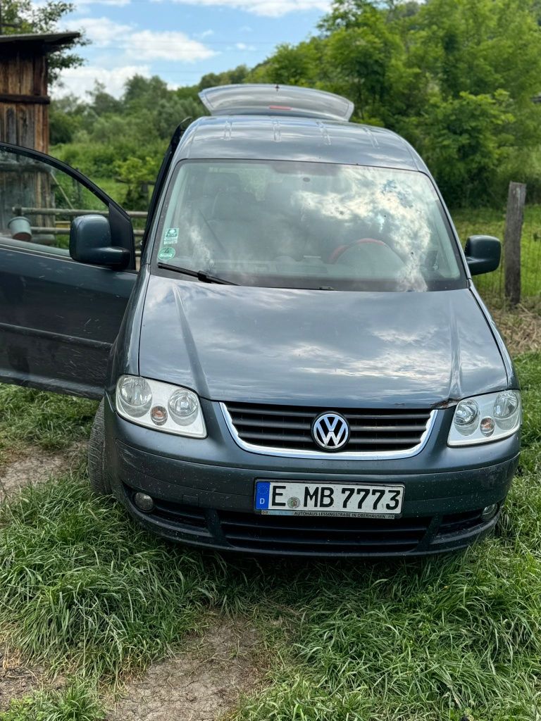 Vând Caddy recent adus din germania