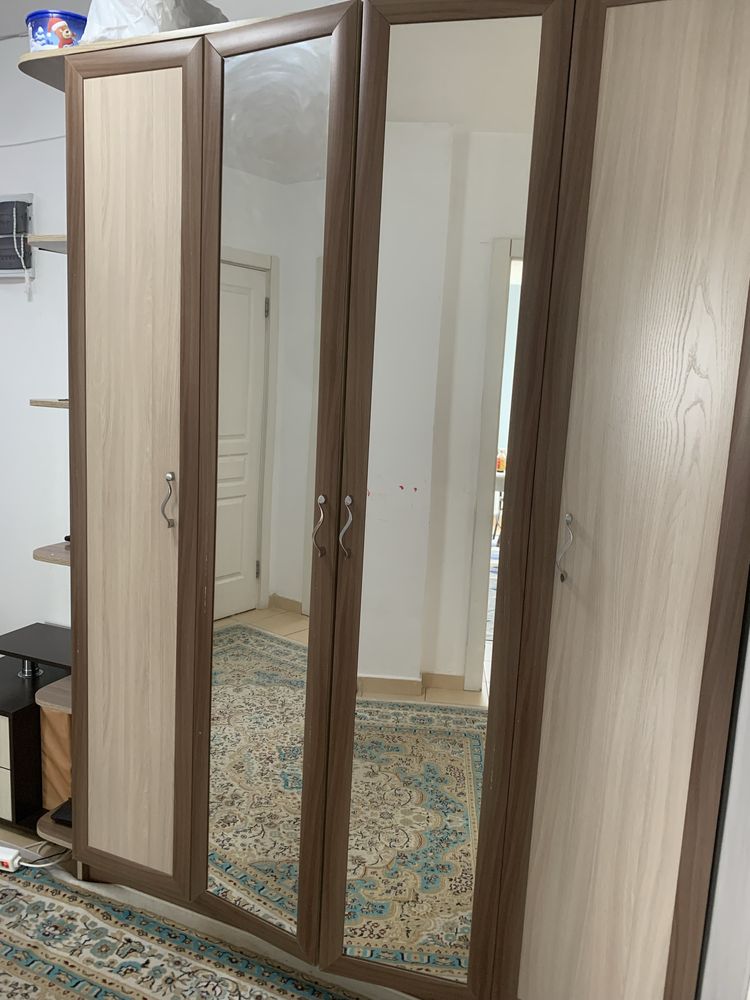 Продается шкаф большой