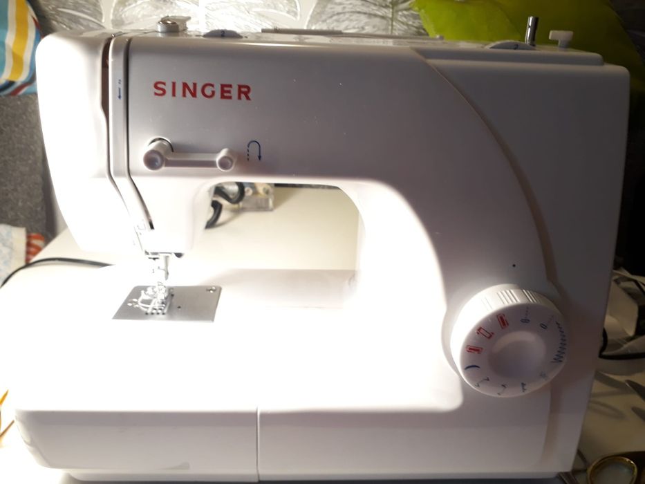 Reparații mașini de cusut casnice sau industriale