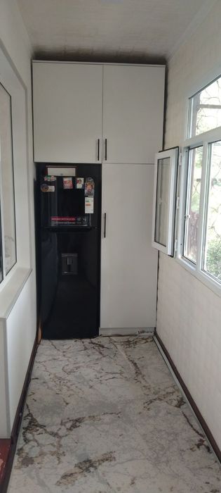 Мирабадский район. Массив куйлюк 3. 4-х комн. 2-й этаж.