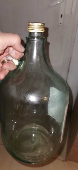 Стъклена дамаджана