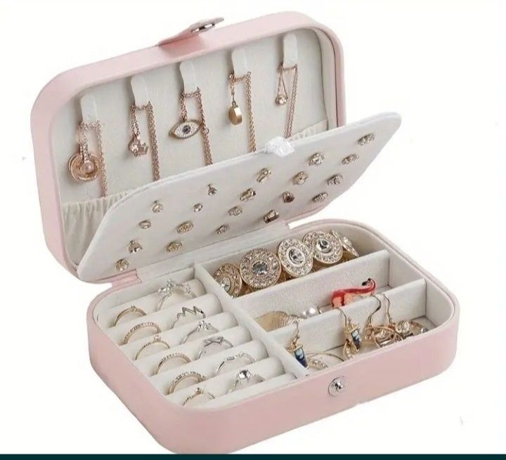 Cutie bijuterii!23 lei,articol nou.