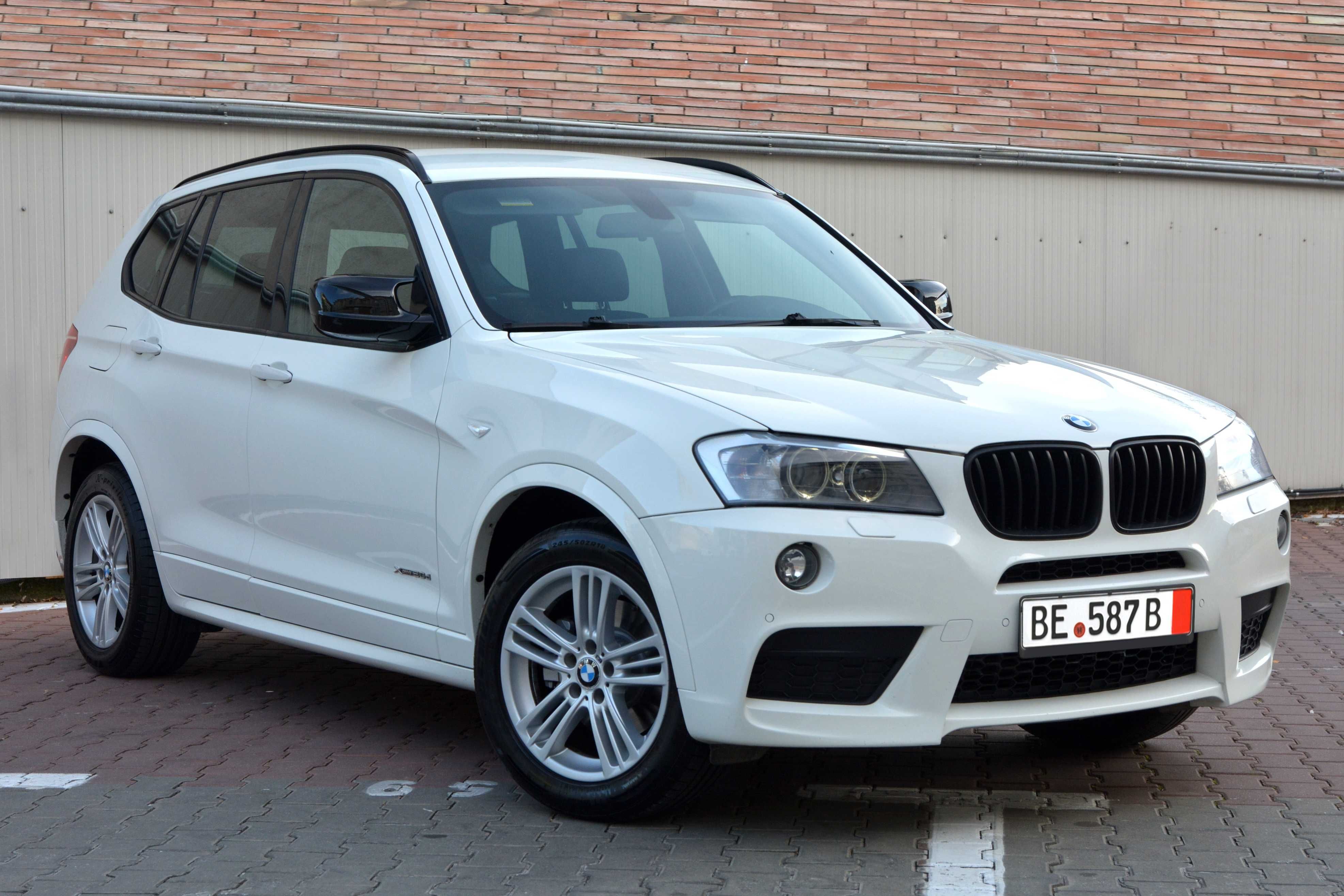 BMW X3 / M PAKET / X DRIVE / Automat / Keyless / Navi 3D