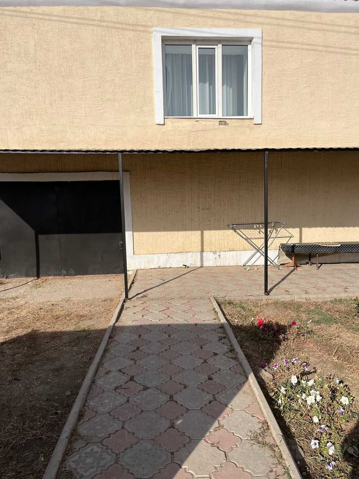 В Зачаганске продается два дома на одном участке