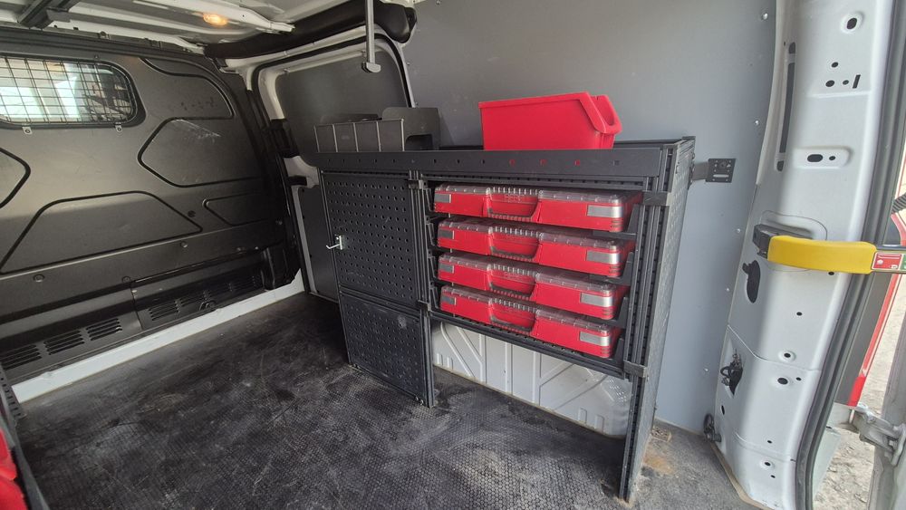 Стелаж за бусове