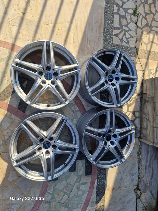 Audi 18 цола 5 комплекта оригинални нов модел Замъка Ямбол