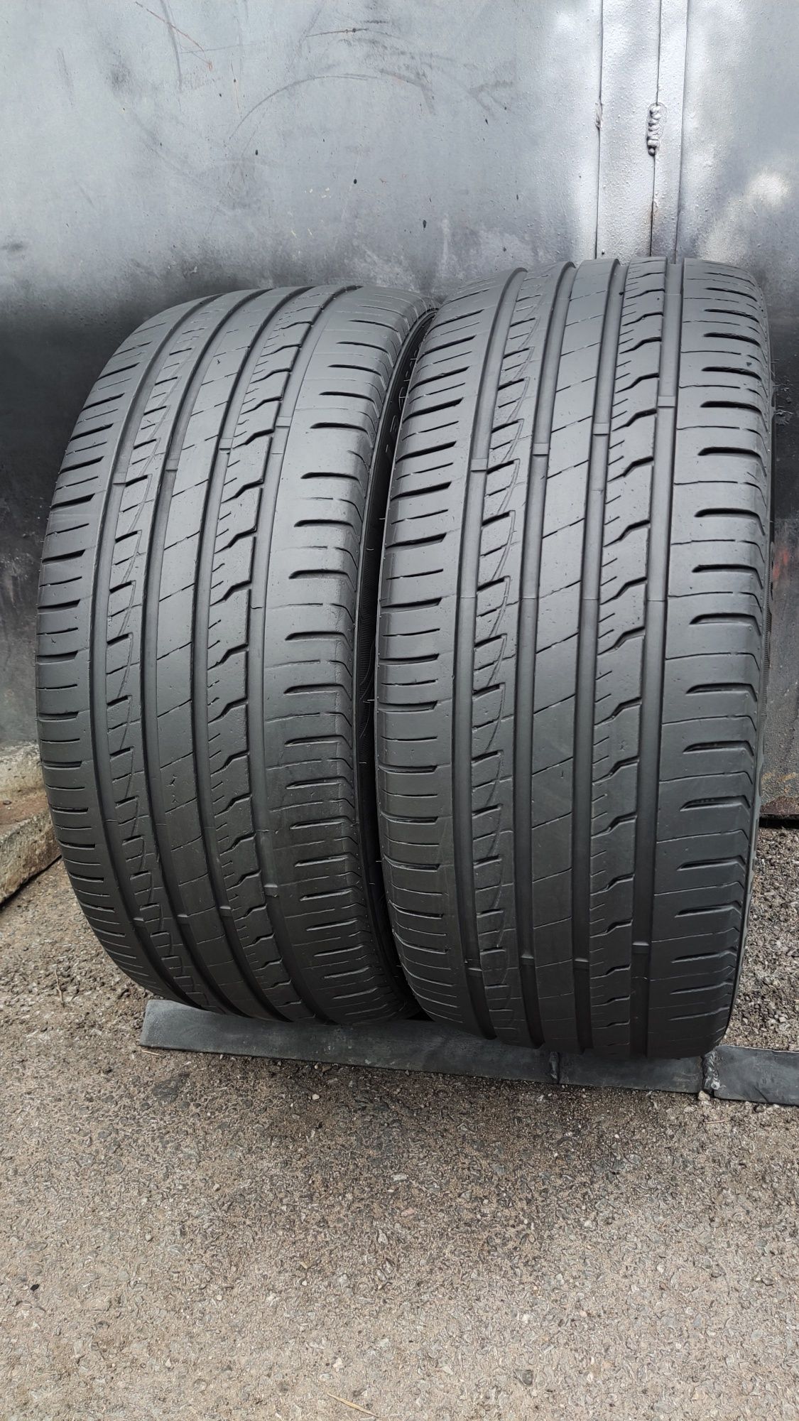 2бр. летни гуми 245/45/19 Ironman
dot23
7mm
Добро състояние без лепенк
