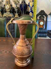 Vaza de cupru cu manere de bronz