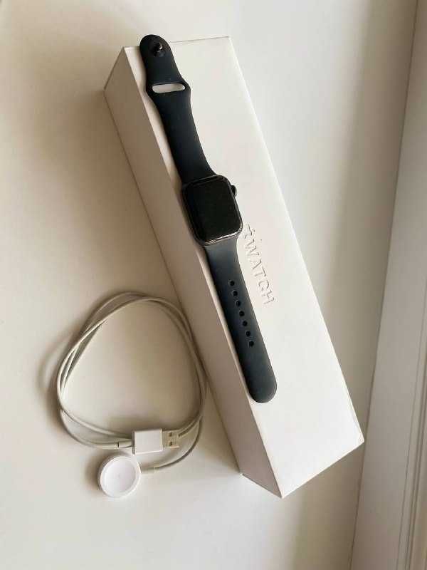 Часы Apple Watch 5