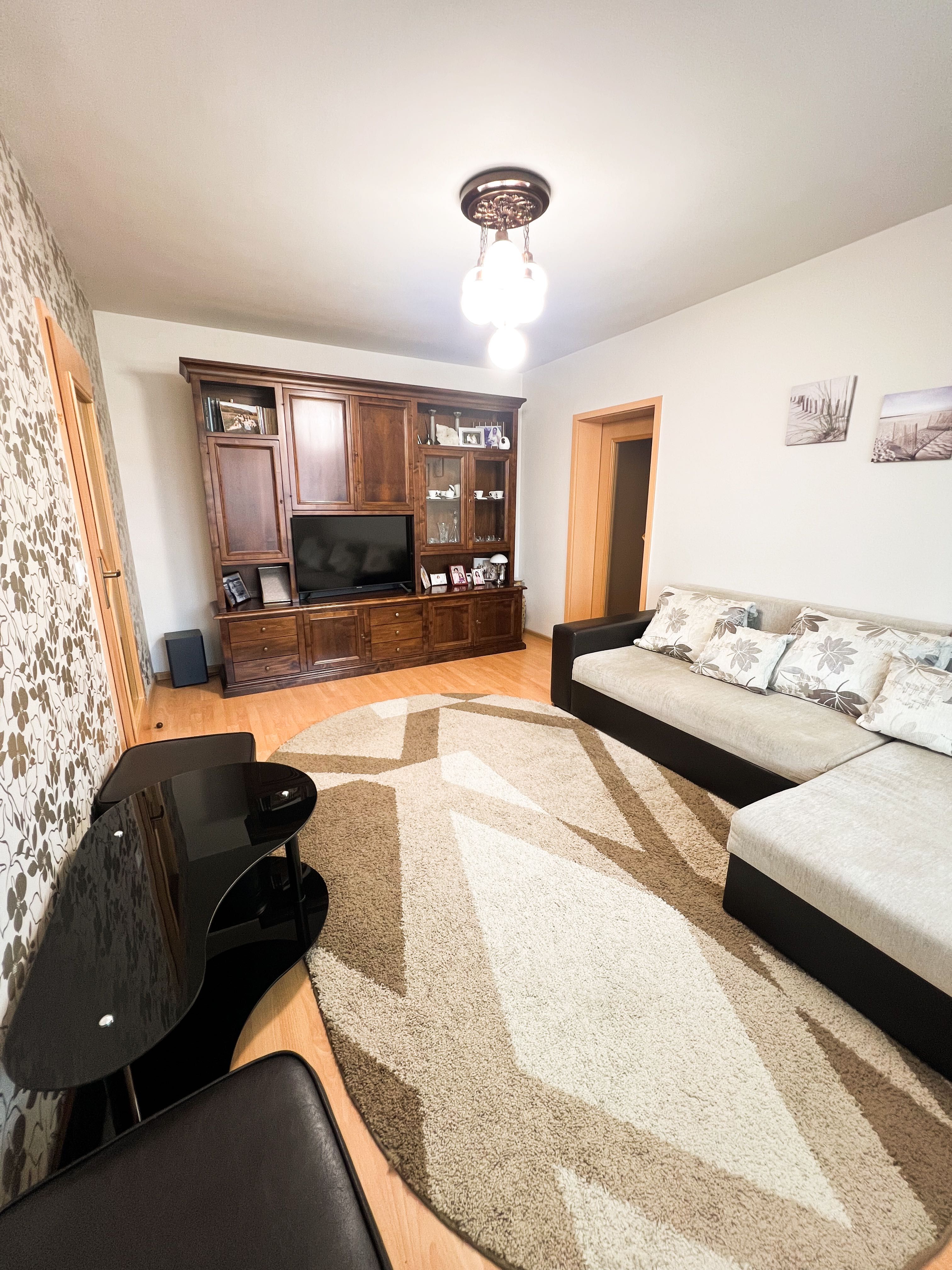 Vand apartament 3 camere mobilat si utilat cartier Sasar