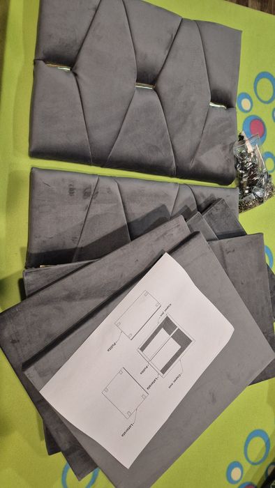 Vând  noptiere  neasamblate